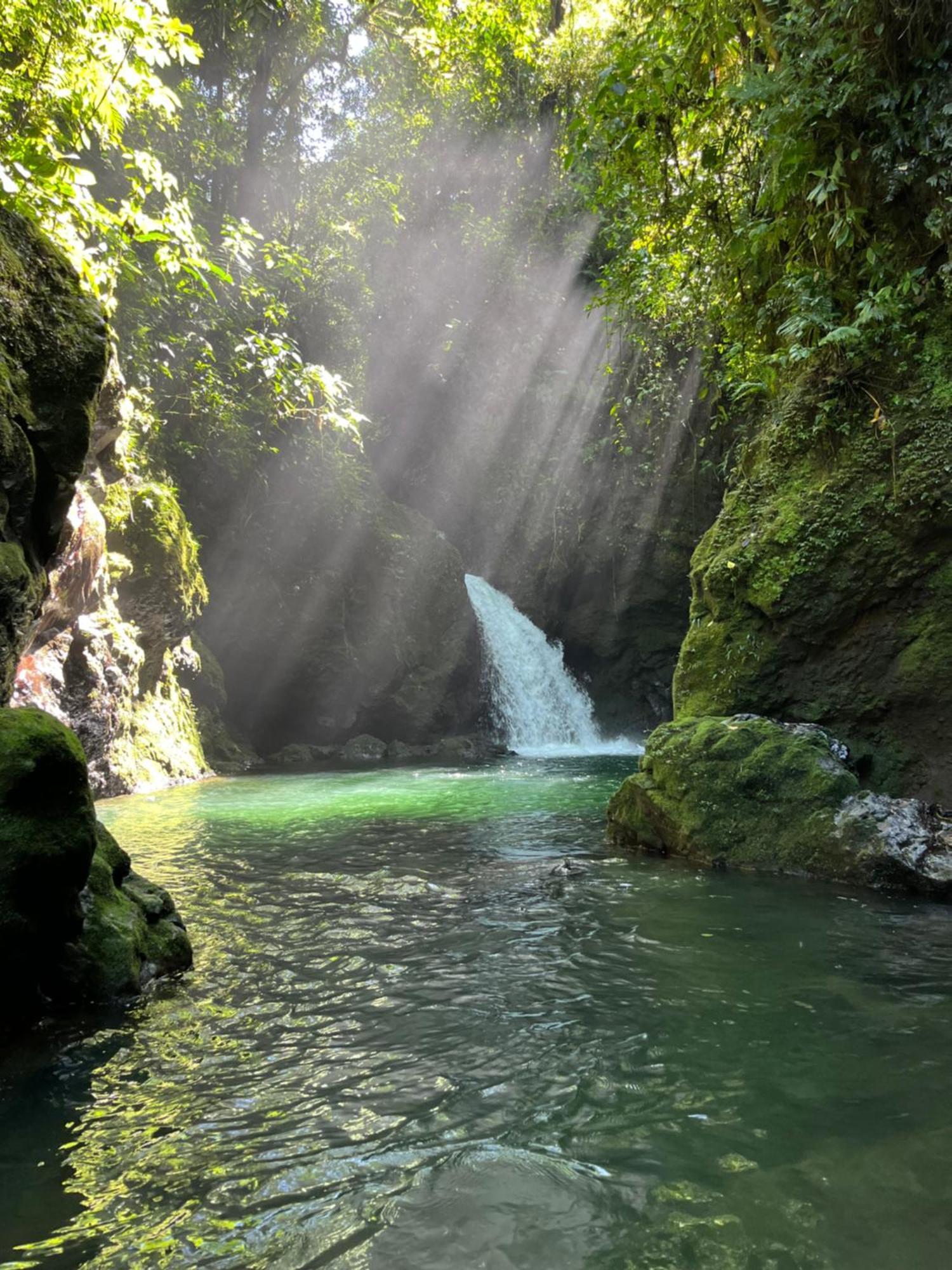 Pozas Y Cascadas La Presa Río Cuarto Esterno foto